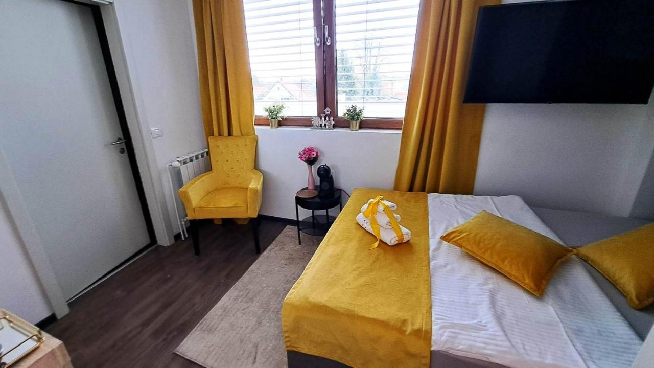 Arcobaleno Apartments & Rooms Varazdin Luaran gambar